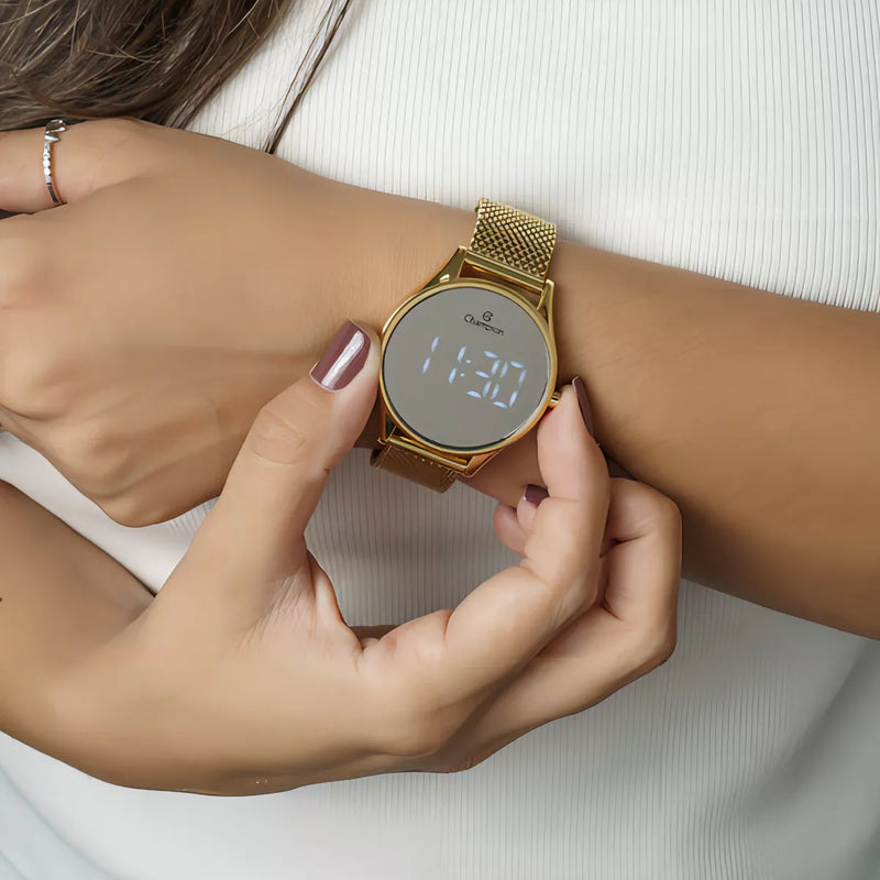 Relógio Feminino Champion Digital Dourado Pulseira Mesh Cor da correia Dourado 3 Cor do fundo Preto